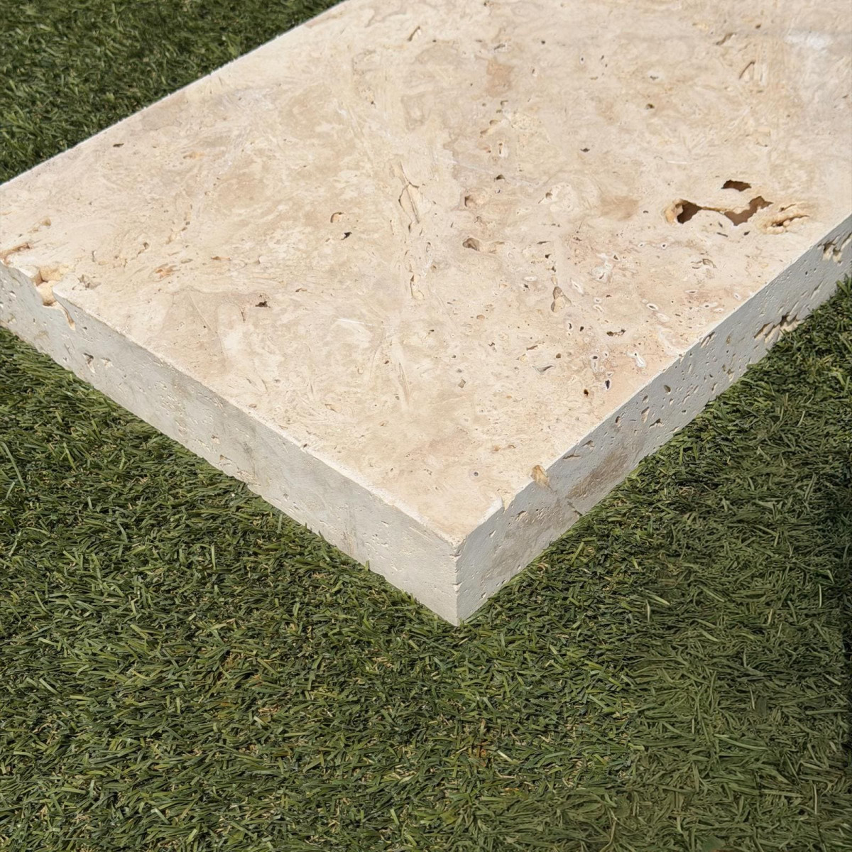 Margelle Travertin Commercial - Beige - Bord droit - 61x 30,5 x 5 cm - Vieillie -