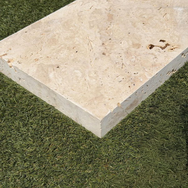 Dessus de Mur en Travertin Commercial Beige - Bord Droit - 61 x 30,5 x 5 cm -