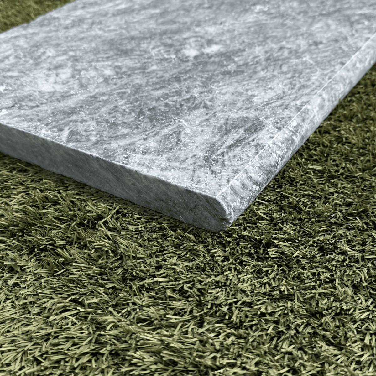 Margelle Darkstone - 61/33cm - 3cm - Bord arrondi - Vieillie -