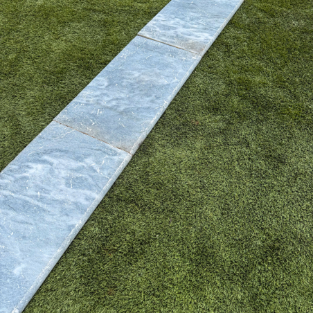 Margelle de piscine en pierre naturelle Bluestone 61 x 33 x 3 cm - Bord arrondi -