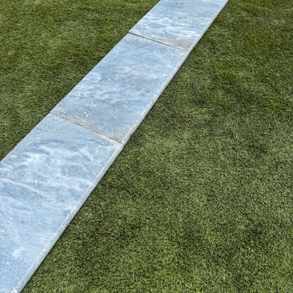 Margelle Bluestone - Bord arrondi - 61/33cm 3cm - Vieillie -