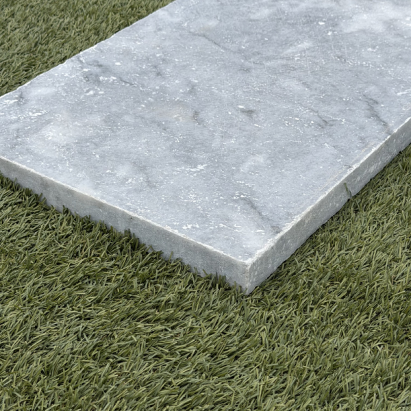 Margelle de piscine en pierre naturelle Bluestone 61 x 30,5 x 3 cm - Bord droit -
