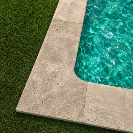 Angle rentrant pour margelle de piscine en travertin Noce 45 x 45 x 3 cm - Bord arrondi -