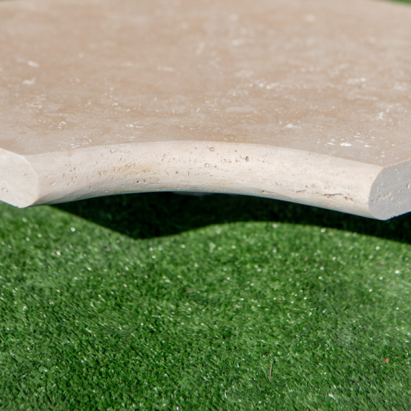 Angle rentrant pour marche en travertin Premier Choix Mix Beige 45 x 45 x 5 cm - Bord arrondi -