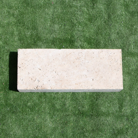 Bordure Travertin Beige Vieillie - Hauteur 10cm - Longueur 50cm - Epaisseur 5cm -