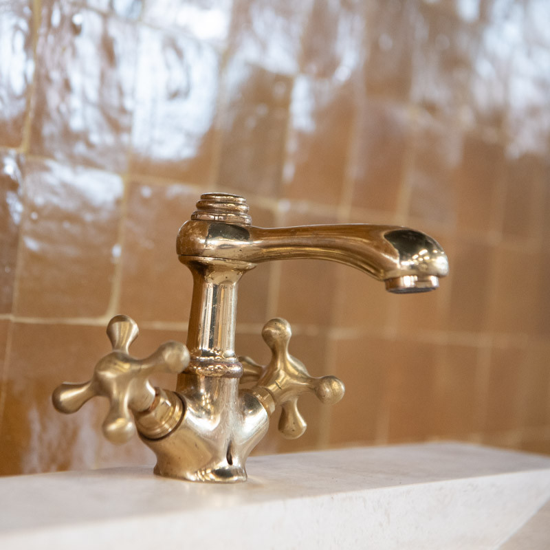 Robinet mélangeur artisanal Art Déco - Laiton lisse -