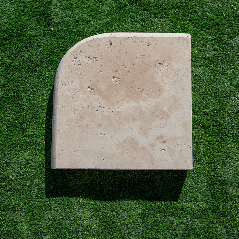 Angle Sortant Travertin Beige - Bord arrondi - 33/33cm 5cm - Vieillie -