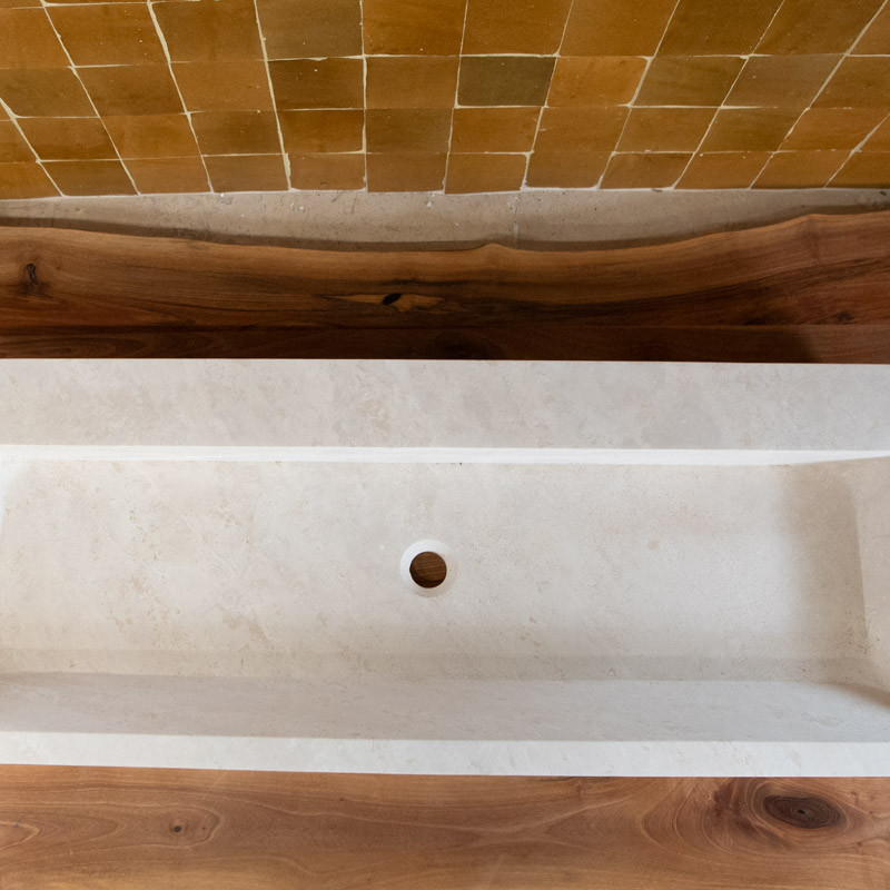 Vasque Travertin Beige - 140 x 45 cm - Bord biseauté - Hauteur 10cm - Lisse -