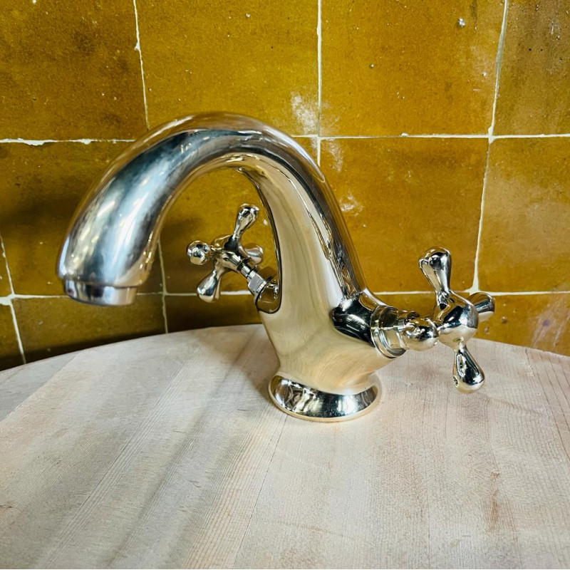 Robinet artisanal Tradition - Laiton lisse - Bec fondu -