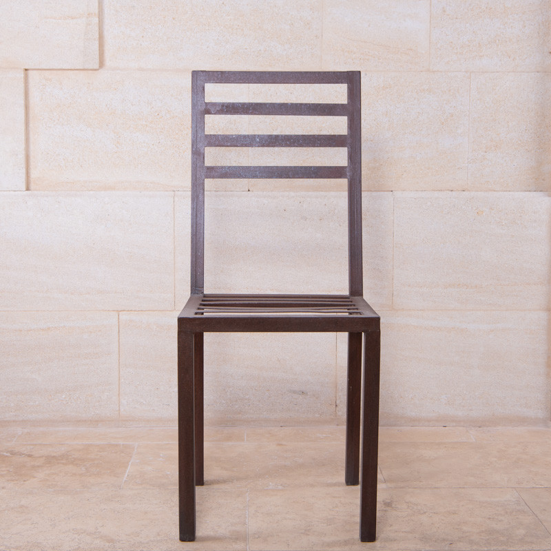 Chaise en métal - Design -