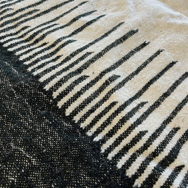 Tapis Kilim Noir - XVIII - ≈ 245 x 145 cm -