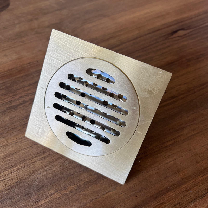 Bonde de douche - Laiton - Carré - 10 x 10 cm -