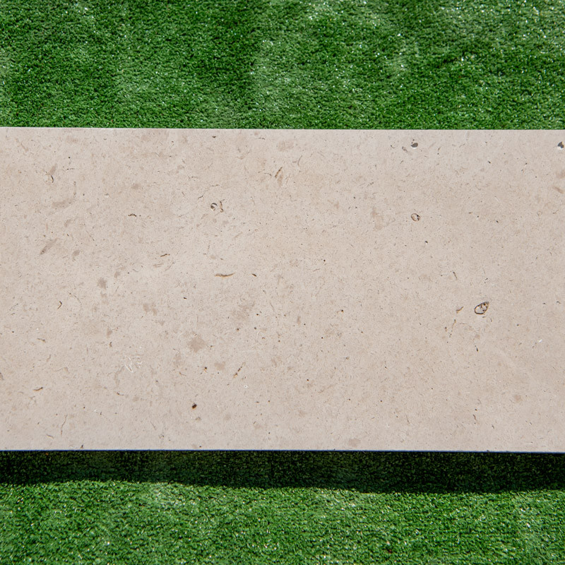 Margelle Travertin 1er choix mix Beige - 61 x 30,5 x 3 cm - Bord droit - Vieillie -