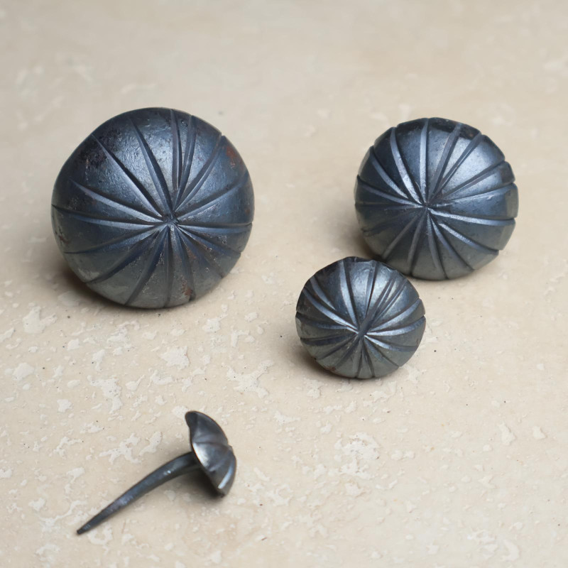 Clou Artisanal Étoile - Fer Forgé - Disponible en 4 tailles -