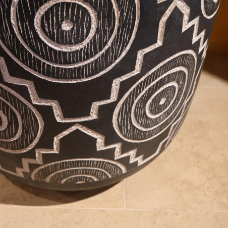 Vase en tadelakt Ethnique - Hauteur 85 cm - ø 60 cm - noir -