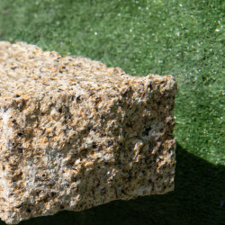 Bordure Granit Jaune Éclatée - Hauteur 15/20cm - Longueur libre - Epaisseur 8cm -