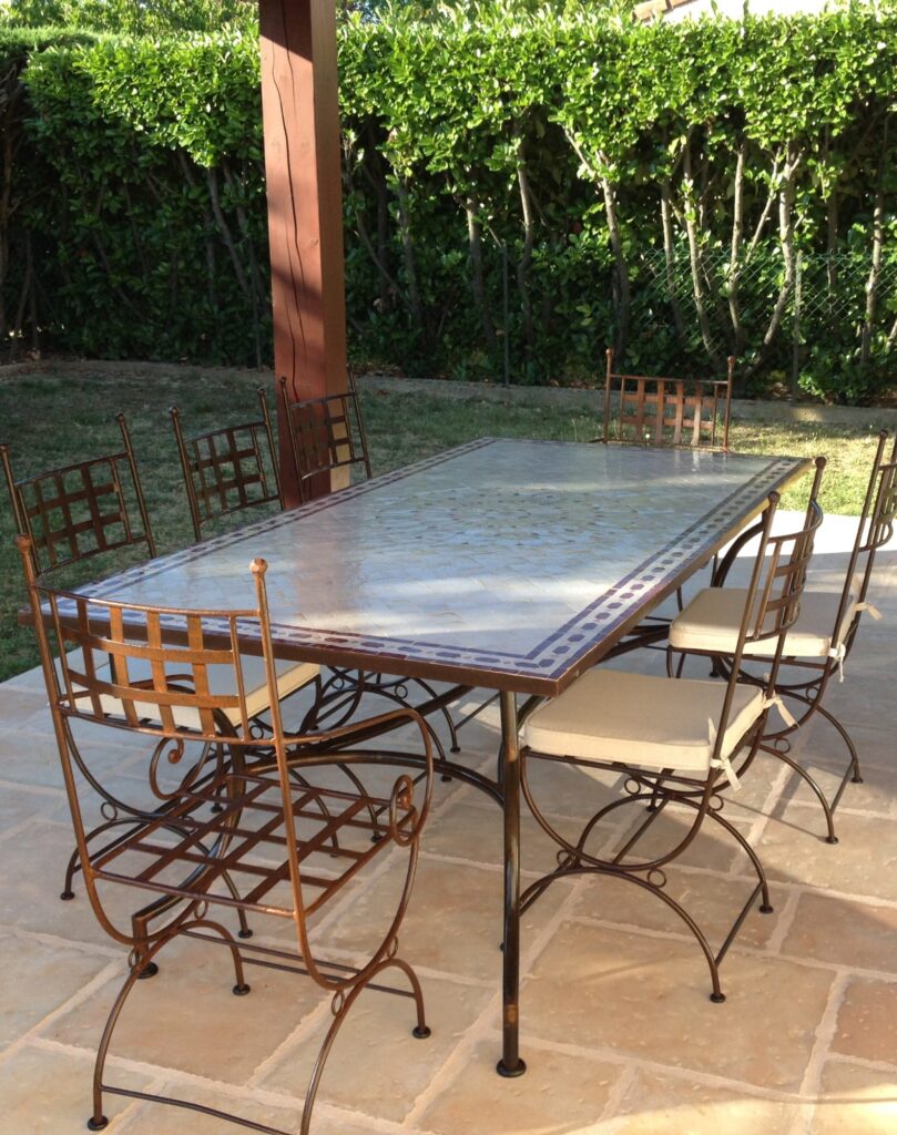 table en zellige rectangulaire fabrication artisanale