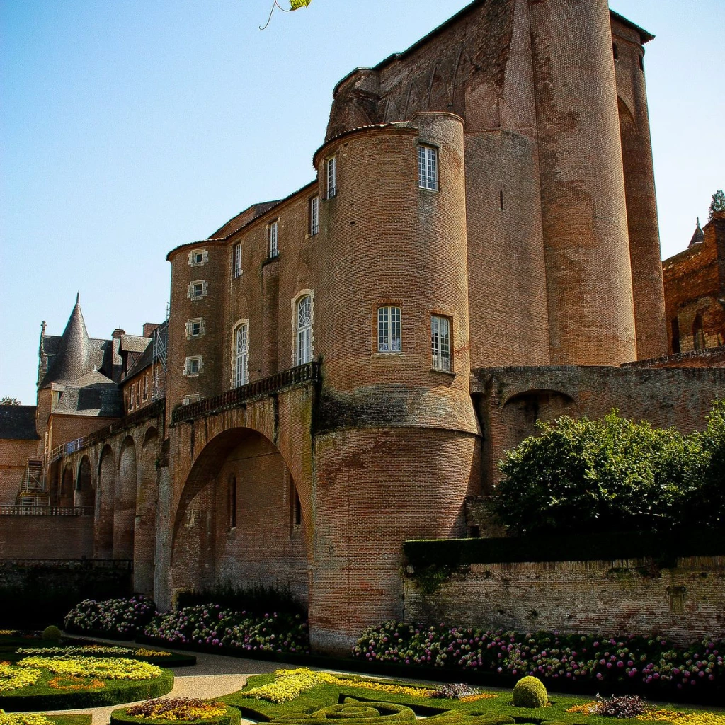 Article de blog Fer & Pierre – Exemple patrimonial de construction en terre cuite