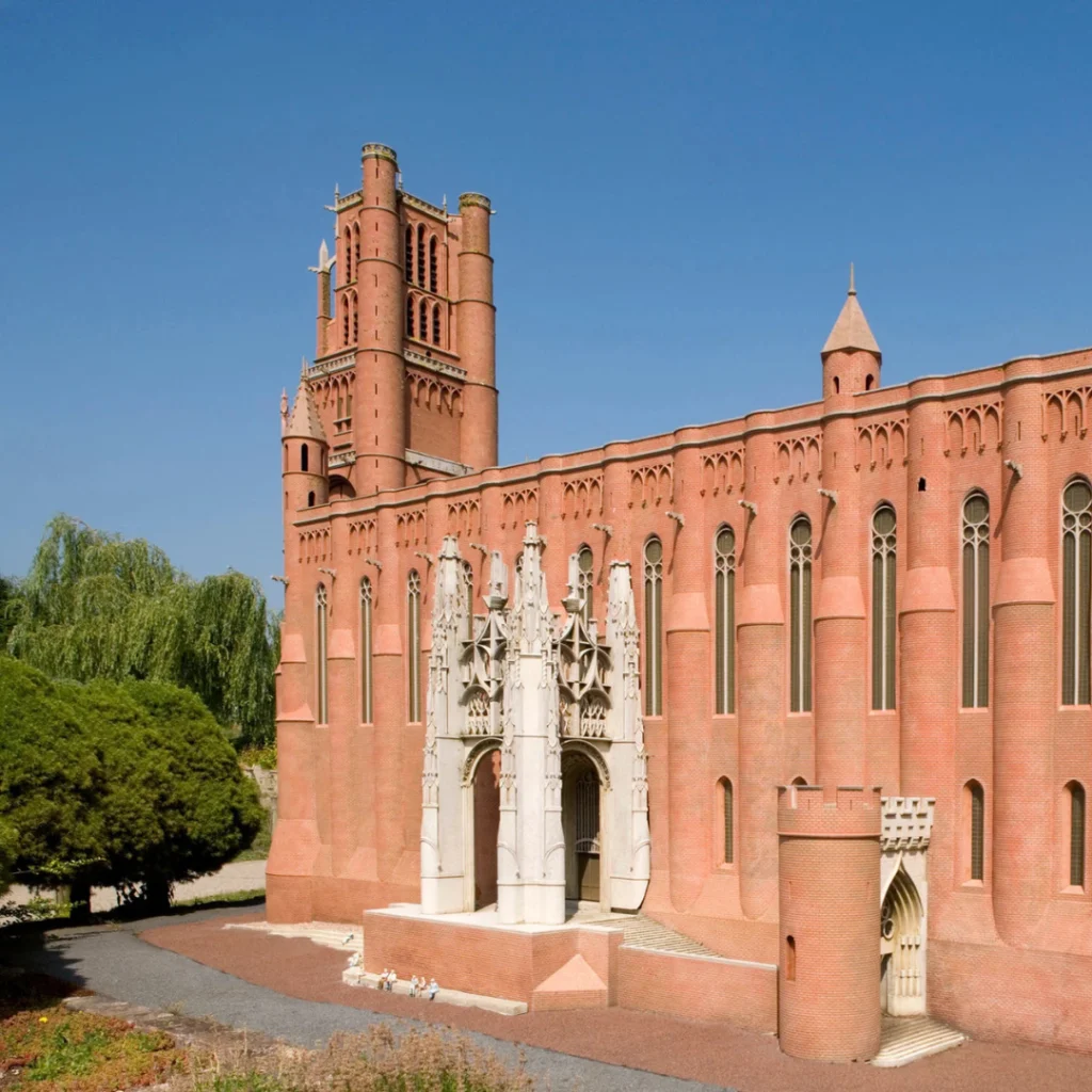 Article de blog Fer & Pierre – Architecture monumentale en terre cuite