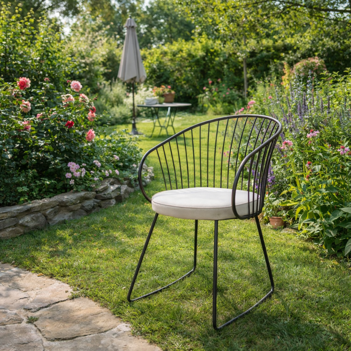 Pourquoi choisir une chaise en fer forgé ? Avantages, styles et entretien