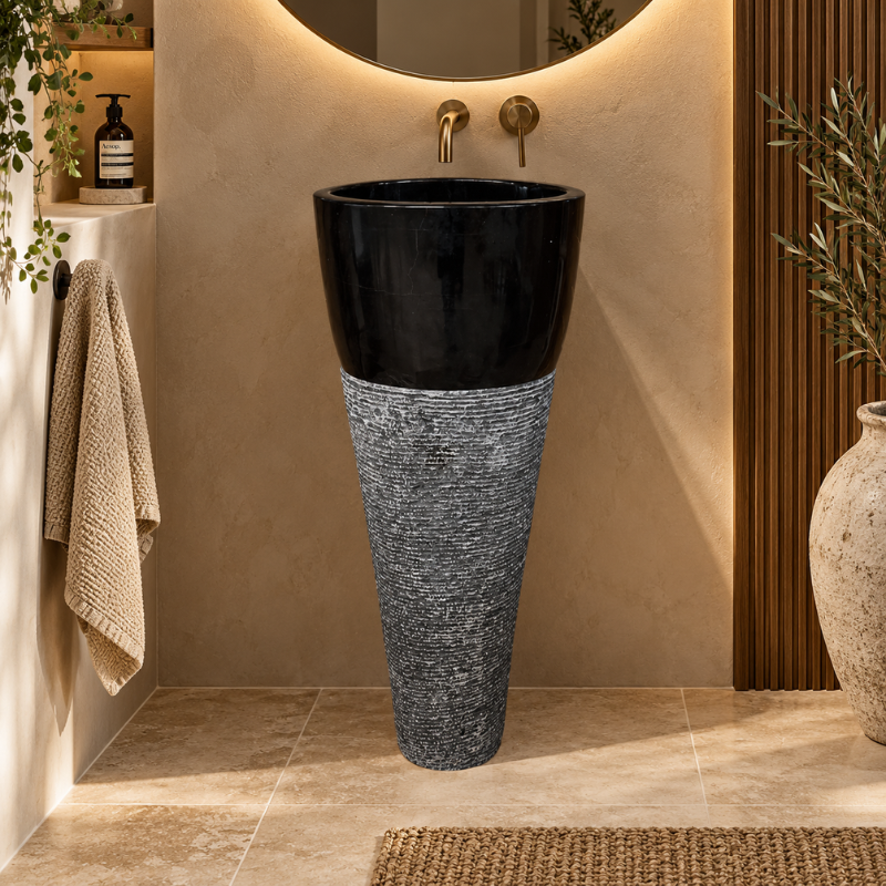 Fer & Pierre – Vasque sur pied noire dans une salle de bain contemporaine