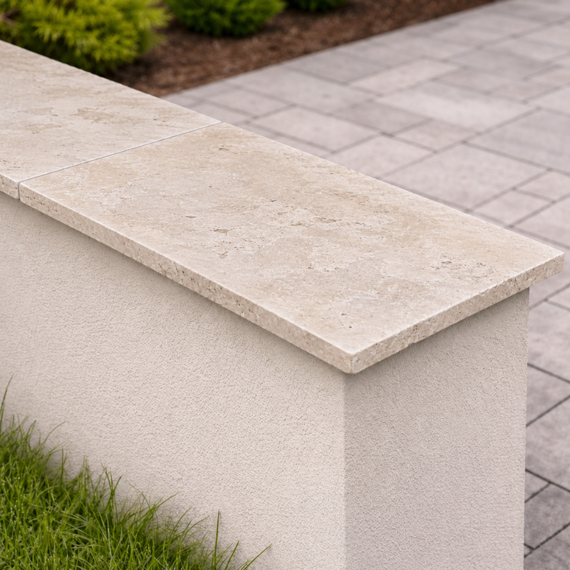 Dalles de schiste naturel posées sur gravier clair pour créer une allée de jardin contemporaine