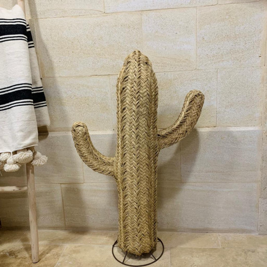 Carrelage mural en bejmat marocain beige dans une salle de bain moderne