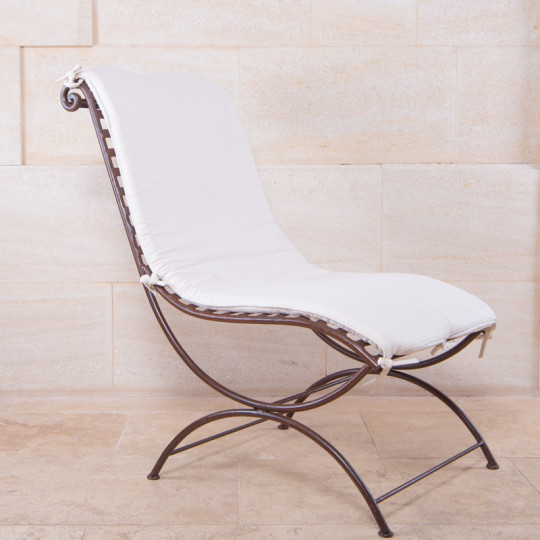 Carrelage mural en bejmat marocain beige dans une salle de bain moderne